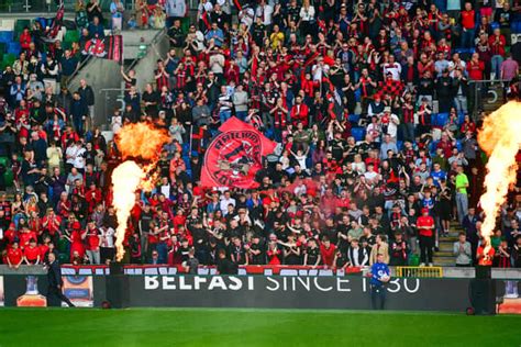 Classificações: Linfield x Cliftonville .